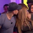 Marvin et Maéva de "Secret Story 10" s'embrassent en direct, dans le "Mad Mag" de NRJ12, jeudi 8 décembre 2016