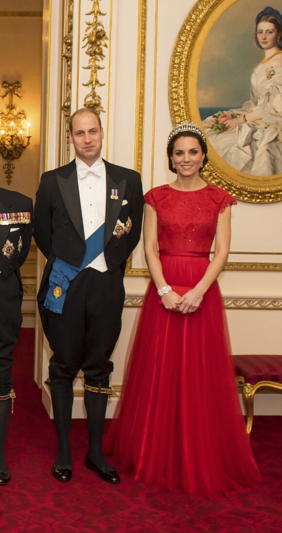 Le prince William, duc de Cambridge, et Kate Catherine Middleton, duchesse de Cambridge (porte le diadème qui a appartenu à la princesse Diana) - La famille royale d'Angleterre lors de la réception annuelle pour les membres du corps diplomatique au palais de Buckingham à Londres. Le 8 décembre 2016