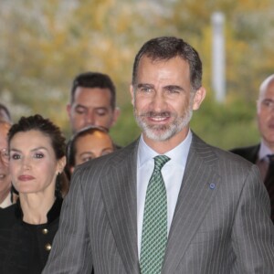 Le roi Felipe VI et la reine Letizia visitent la fondation Champalimaud à Lisbonne le 30 novembre 2016.