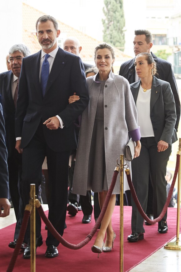 Le roi Felipe VI et la reine Letizia d'Espagne visitent l'Assemblée Nationale au palais de Sao Bento à Lisbonne lors de leur voyage officiel au Portugal. Le 30 novembre 2016 © Jack Abuin / Zuma Press / Bestimage