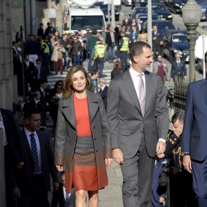 La reine Letizia et le roi Felipe VI d'Espagne visitaient le palais Bolsa à Porto, le 29 novembre 2016, lors de leur visite d'Etat au Portugal.