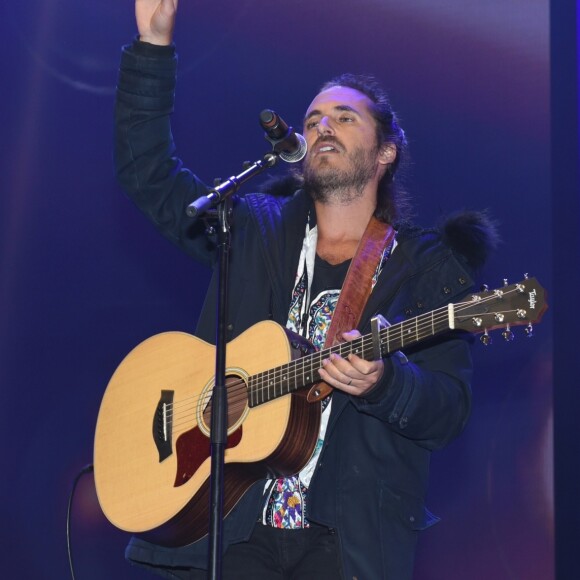 Exclusif - Mickaël Miro - Concert de solidarité de l'appel national pour la Tsédaka (Solidarité de la Communauté Juive de France envers les israélites et non israélites démunis) au Palais des Sports à Paris le 12 décembre 2016. Chaque année, l'Appel national pour la tsédaka mobilise dans un même élan de générosité, l’ensemble de la communauté juive de France pour soutenir des programmes sociaux. © Erez Lichtfeld/Bestimage