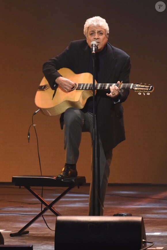 Exclusif - Enrico Macias - Concert de solidarité de l'appel national pour la Tsédaka (Solidarité de la Communauté Juive de France envers les israélites et non israélites démunis) au Palais des Sports à Paris le 12 décembre 2016. Chaque année, l'Appel national pour la tsédaka mobilise dans un même élan de générosité, l’ensemble de la communauté juive de France pour soutenir des programmes sociaux. © Erez Lichtfeld/Bestimage