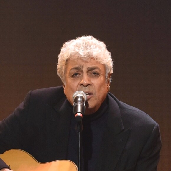 Exclusif - Enrico Macias - Concert de solidarité de l'appel national pour la Tsédaka (Solidarité de la Communauté Juive de France envers les israélites et non israélites démunis) au Palais des Sports à Paris le 12 décembre 2016. Chaque année, l'Appel national pour la tsédaka mobilise dans un même élan de générosité, l’ensemble de la communauté juive de France pour soutenir des programmes sociaux. © Erez Lichtfeld/Bestimage