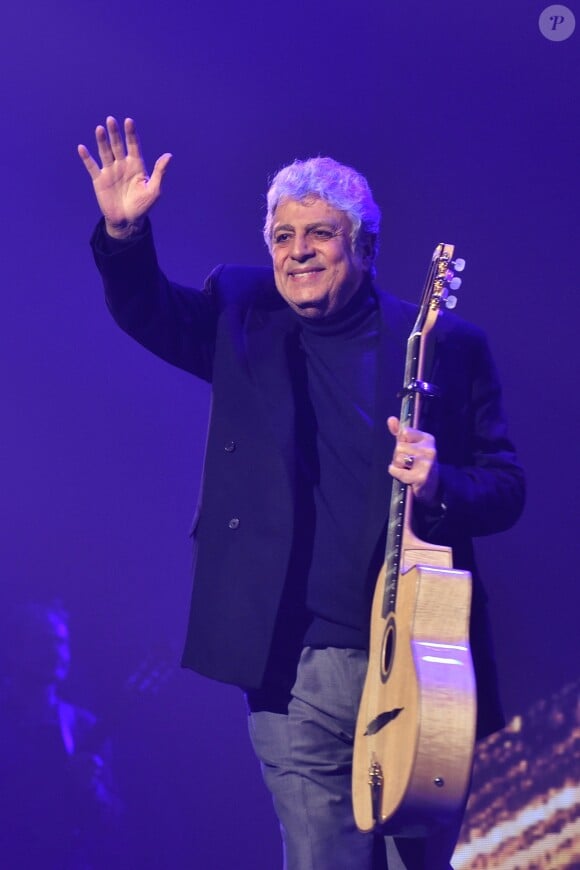 Exclusif - Enrico Macias - Concert de solidarité de l'appel national pour la Tsédaka (Solidarité de la Communauté Juive de France envers les israélites et non israélites démunis) au Palais des Sports à Paris le 12 décembre 2016. Chaque année, l'Appel national pour la tsédaka mobilise dans un même élan de générosité, l’ensemble de la communauté juive de France pour soutenir des programmes sociaux. © Erez Lichtfeld/Bestimage
