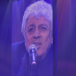 Exclusif - Enrico Macias - Concert de solidarité de l'appel national pour la Tsédaka (Solidarité de la Communauté Juive de France envers les israélites et non israélites démunis) au Palais des Sports à Paris le 12 décembre 2016. Chaque année, l'Appel national pour la tsédaka mobilise dans un même élan de générosité, l’ensemble de la communauté juive de France pour soutenir des programmes sociaux. © Erez Lichtfeld/Bestimage