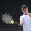 Alan Thicke joue au tennis en Floride le 20 novembre 2015.