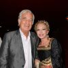 Jean-Paul Belmondo et Béatrice Agenin - Jean-Paul Belmondo assiste à la représentation de sa nouvelle compagne Béatrice Agenin dans la pièce "La Louve" au théâtre La Bruyère à Paris le 22 septembre 2016. © Coadic Guirec/Bestimage