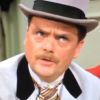 Bernard Fox dans son rôle du Dr. Bombay pour la série Ma sorcière bien-aimée.