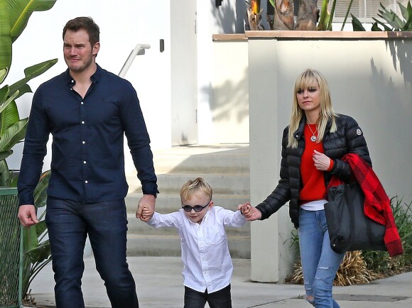 Exclusif - Chris Pratt et sa femme Anna Faris emmènent leur fils Jack regarder une pièce de théâtre de Noël pour enfants à Hollywood, le 14 décembre 2016