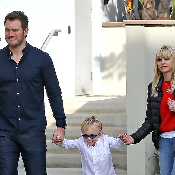 Exclusif - Chris Pratt et sa femme Anna Faris emmènent leur fils Jack regarder une pièce de théâtre de Noël pour enfants à Hollywood, le 14 décembre 2016