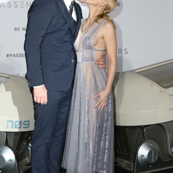 Chris Pratt et sa femme Anna Faris à la première de Passengers au théâtre The Regency Village à Westwood, le 14 décembre 2016