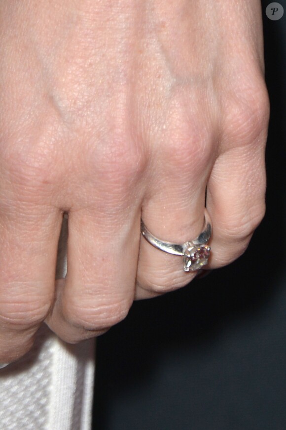 La première bague de mariage offerte à Anna Faris par Chris Pratt (ici en 2013).