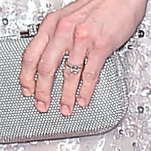 La première bague de mariage offerte à Anna Faris par Chris Pratt (ici en 2015).