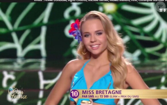 Miss Bretagne 2016 : Maurane Bouazza - Les 12 demi-finalistes défilent en bikini. Concours Miss France 2017. Sur TF1, le 17 décembre 2016. 