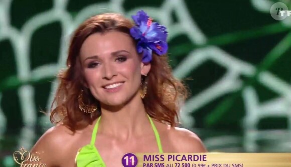 Miss Picardie 2016 : Myrtille Cauchefer - Les 12 demi-finalistes défilent en bikini. Concours Miss France 2017. Sur TF1, le 17 décembre 2016. 