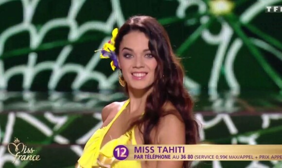 Miss Tahiti 2016 : Vaea Ferrand - Les 12 demi-finalistes défilent en bikini. Concours Miss France 2017. Sur TF1, le 17 décembre 2016. 