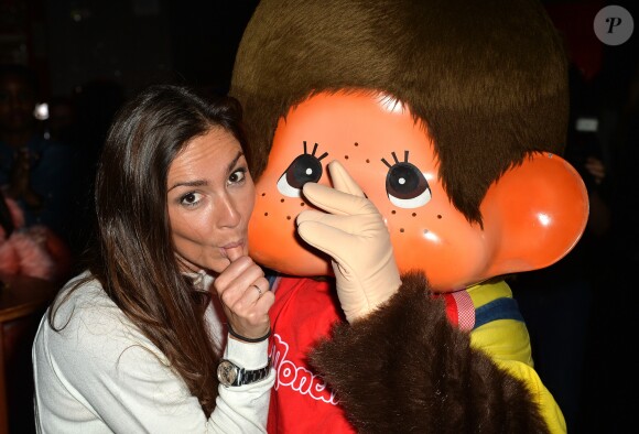 Exclusif - Emmanuelle Boidron et Monchhichi lors de la soirée de lancement de la série ''Voilà Voilà'' dans un nouvel établissement parisien, "le 3 Club" à Paris, le 8 décembre 2016. © Veeren/Bestimage