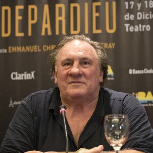 Gérard Depardieu donne une conférence de presse à l'hôtel Panamericano Buenos Aires à propos de ses spectacles au théatre Colon le 16 décembre 2016.