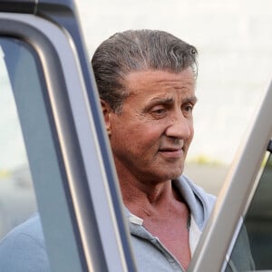 Sylvester Stallone va déjeuner au restaurant avec une amie à Beverly Hills, le 13 décembre 2016.