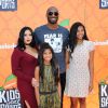 Kobe Bryant, Vanessa Laine Bryant et leurs filles Natalia Diamante et Gianna Maria-Onore aux Kids' Choice Sports Awards, à Los Angeles, le 14 juillet 2016.