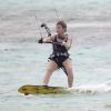 Exclusif - Laurence Parisot est en vacances a Saint-Barthelemy. La presidente du Medef, qui s'est vue refuser le droit de briguer un 3eme mandat, profite de son temps pour se reposer sur la plage ou faire du kitesurf. Le 31 mars 2013
