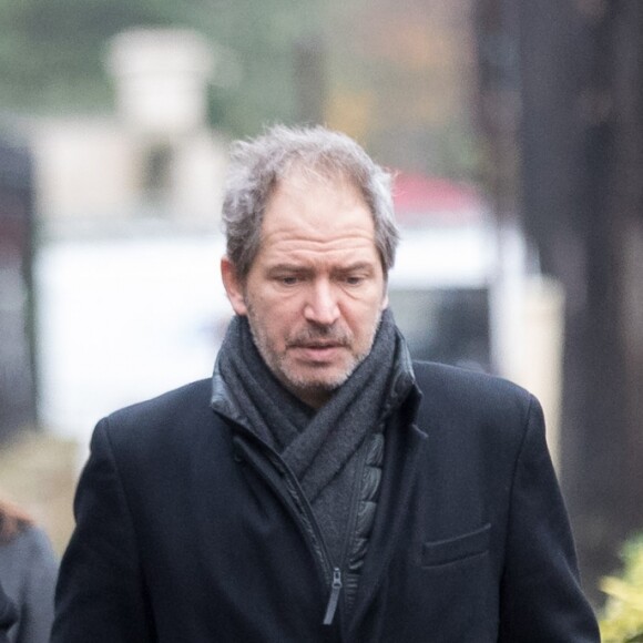 Christopher Thompson et sa femme Géraldine Pailhas aux obsèques de Michèle Morgan en l'église Saint-Pierre de Neuilly-sur-Seine, le 23 décembre 2016.
