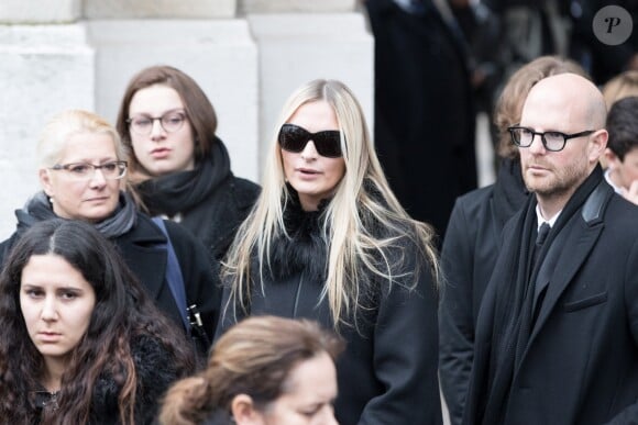 Maud Marshall, Jessie-Lee et Sarah Marshall - Sorties des obsèques de Michèle Morgan en l'église Saint-Pierre de Neuilly-sur-Seine. Le 23 décembre 2016