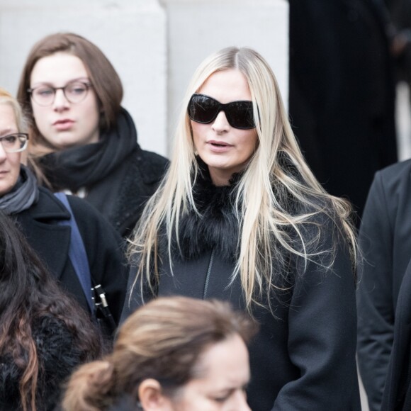 Maud Marshall, Jessie-Lee et Sarah Marshall - Sorties des obsèques de Michèle Morgan en l'église Saint-Pierre de Neuilly-sur-Seine. Le 23 décembre 2016