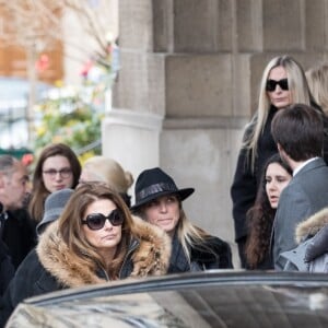 Paul Roussel, le frère de Michèle Morgan, Samantha Marshall, petite-fille de Michèle Morgan, Déborah Marshall, petite-fille de Michèle Morgan, Sarah Marshall et la fille de Samantha Marshall - Sorties des obsèques de Michèle Morgan en l'église Saint-Pierre de Neuilly-sur-Seine. Le 23 décembre 2016