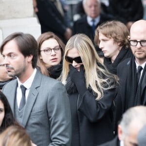 William Marshall, Jessie-Lee Marshall, Sarah Marshall Peter-Morgan Marshall - Sorties des obsèques de Michèle Morgan en l'église Saint-Pierre de Neuilly-sur-Seine. Le 23 décembre 2016