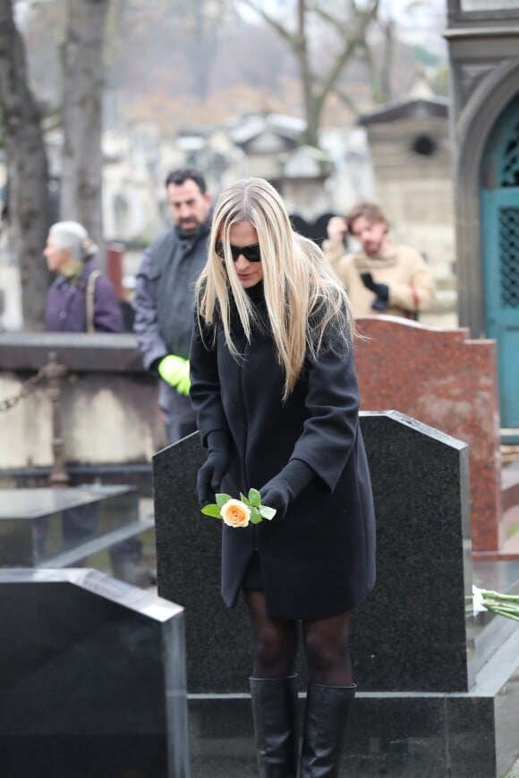 Sarah Marshall lors des obsèques de Michèle Morgan, enterrée au côté de son compagnon Gérard Oury, au cimetière du Montparnasse. Paris, le 23 décembre 2016.