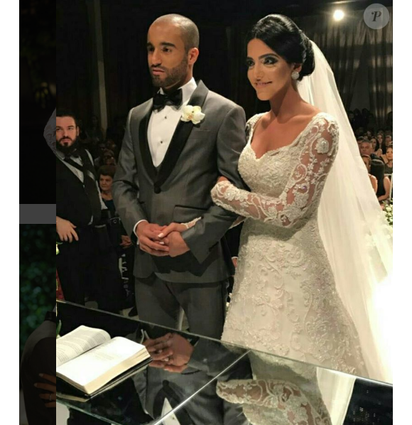 L'attaquant du PSG Lucas Moura a épousé Larissa Saad au Brésil, le 23 décembre 2016.