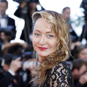 Julie Ferrier - Montée des marches du film "Julieta" lors du 69e Festival International du Film de Cannes. Le 17 mai 2016. © Olivier Borde-Cyril Moreau/Bestimage