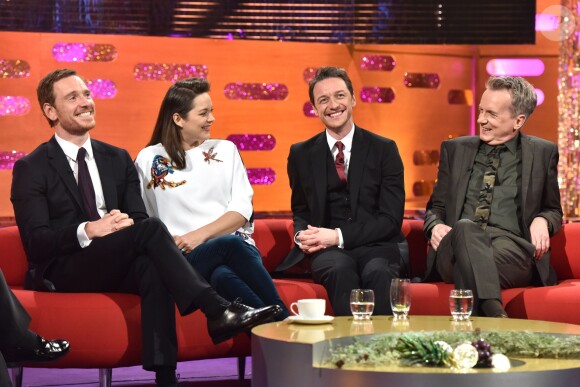 Michael Fassbender, Marion Cotillard, James McAvoy et Frank Skinner lors de l'enregistrement de l'émission The Graham Norton Show à Londres le 8 décembre 2016