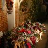 Des fleurs devant la porte de George Michaels à Goring, le 26 décembre 2016.