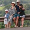 Jessica Alba, son mari Cash Warren et leurs deux filles Honor et Haven, lors de vacances en famille à Hawaï le 31 décembre 2016