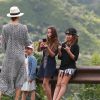 Exclusif - Jessica Alba en famille avec son mari Cash Warren et ses filles Honor et Haven profitent de leur journée à Hawaï le 30 décembre 2016