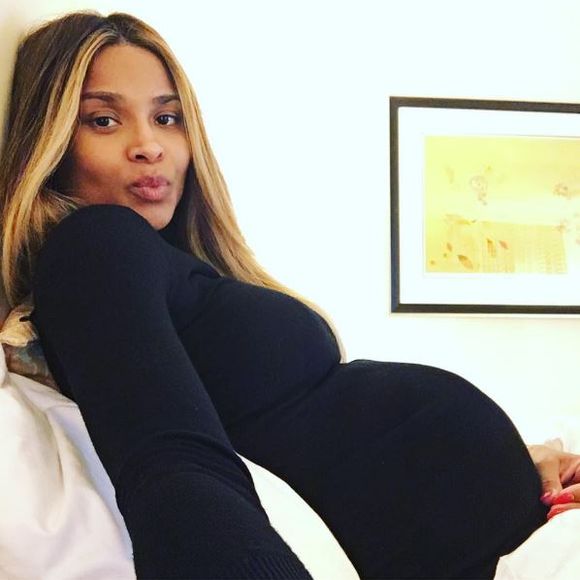 Photo de Ciara, enceinte. Janvier 2017.