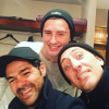 Gad Elmaleh pose avec son fils Noé et Jamel Debbouze, une photo qu'il a postée peu avant la diffusion de son Saturday Night Live sur M6 ce jeudi 5 janvier 2017