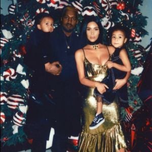 Photo de Kanye West, Kim Kardashian et leurs enfants North et Saint West. Décembre 2016.