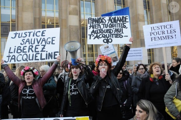 Manifestation en présence des comédiennes Anny Duperey, Danièle Evenou, Eva Darlan, Inna Shevchenko et les Femen members au Trocadéro le 10 décembre 2016