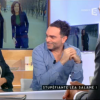 Yann Moix révèle involontairement le sexe du bébé de Léa Salamé en direct dans "C à vous" sur France 5 le 9 janvier 2017.
