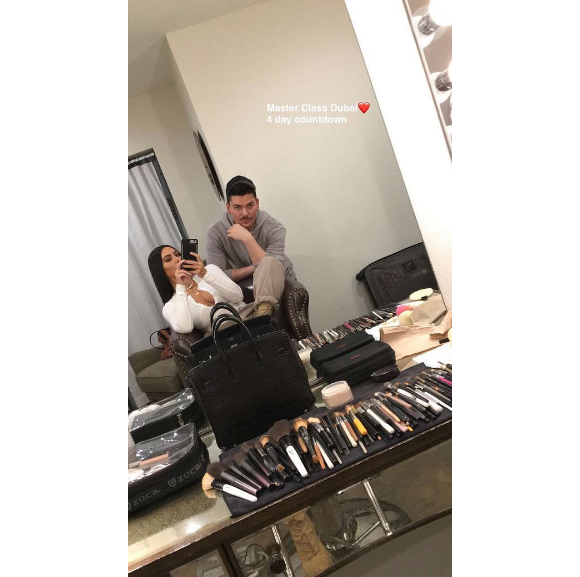 Kim Kardashian prépare sa Masterclass à Dubaï. Photo publiée sur Snapchat le 9 janvier 2016