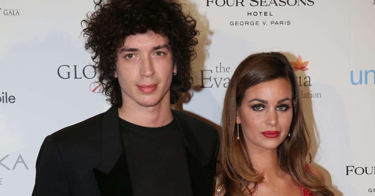 Julian Perretta et sa compagne Elisa Bachir-Bey (Bijoux Messika