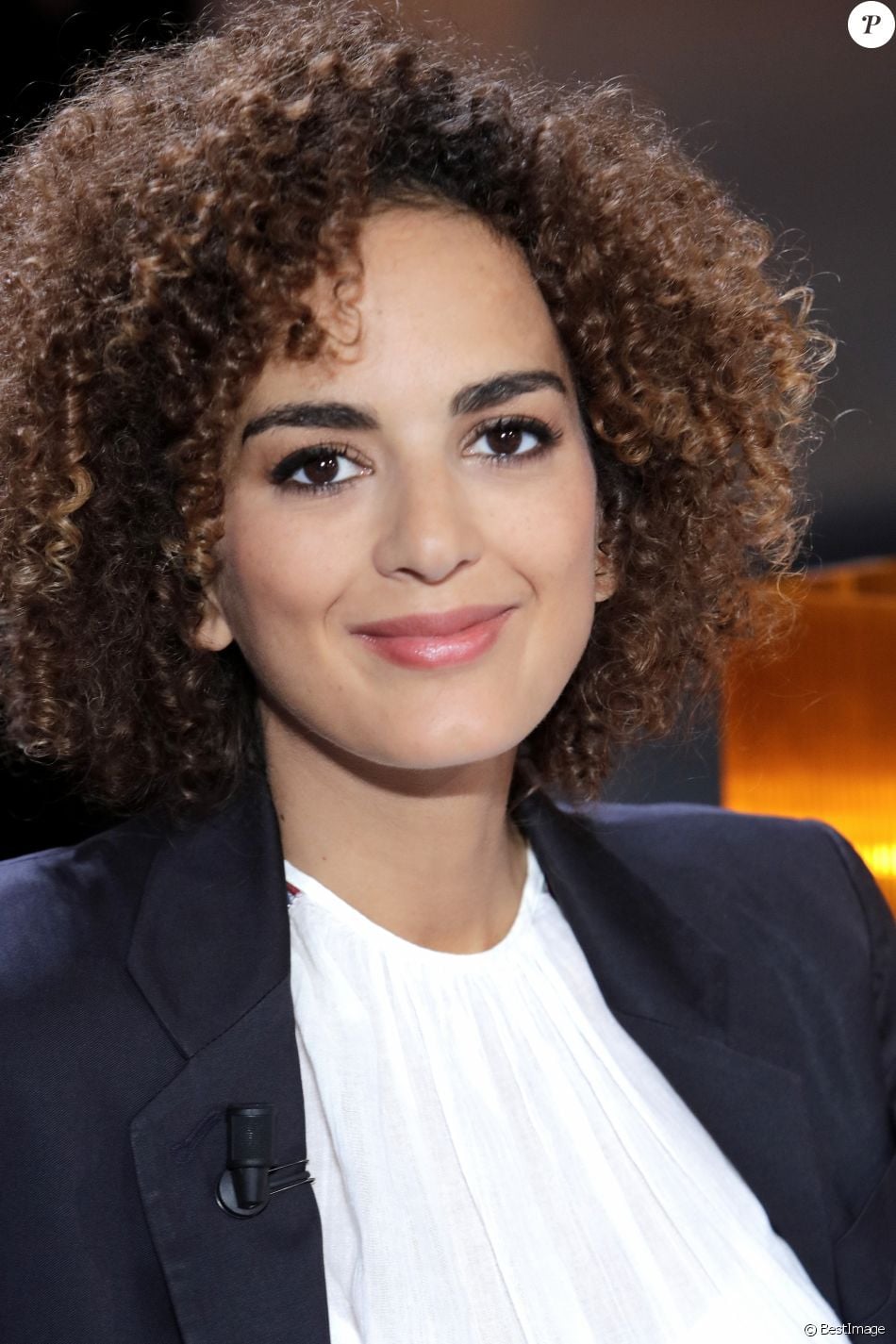 Leila Veut Partager Des Informations Pix