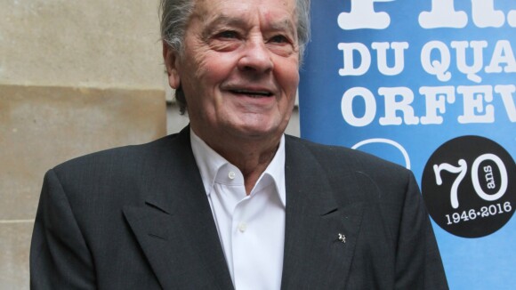 Alain Delon remercie la police d'avoir "sauvé la vie" de son fils Alain-Fabien