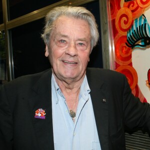 Alain Delon - Michou fête ses 85 ans et les 60 ans de son cabaret à Paris le 20 juin 2016.