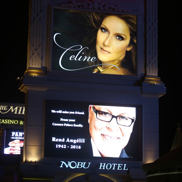Le Caesars Palace rend hommage à René Angelil à Las Vegas le 16 janvier 2016.