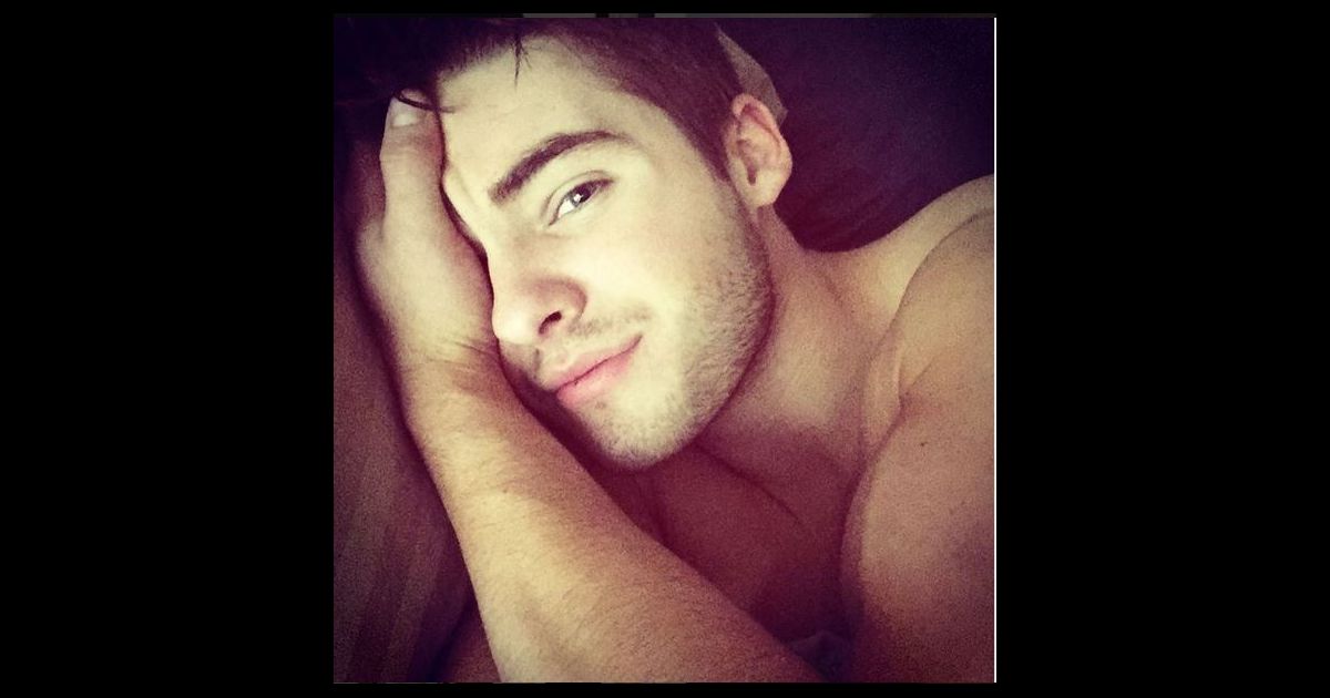 PHOTOS - Le sexy Cody Christian pose sur Instagram. 